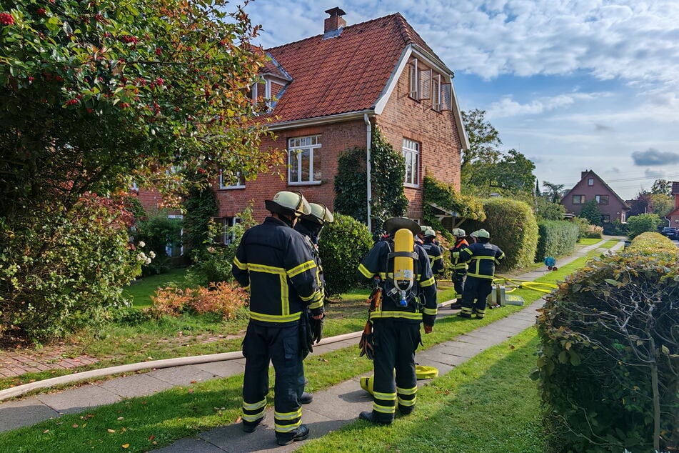 Am Samstag rückte die Feuerwehr zu einem Brand in Hamburg-Bergedorf aus.