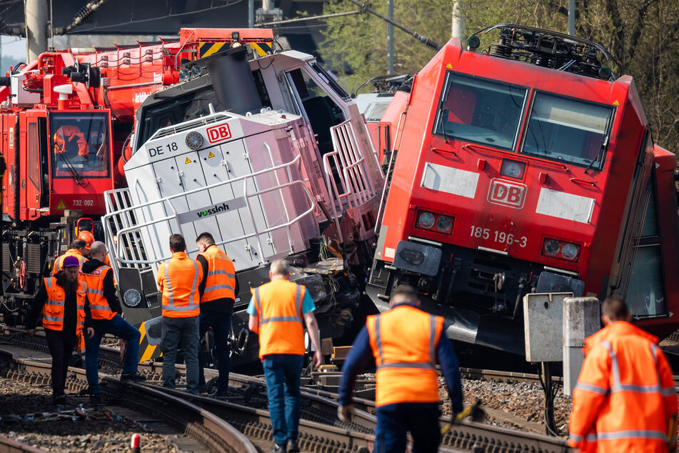 Crash sorgt für Chaos: Strecke Berlin-Hannover nach Lok-Unfall blockiert!