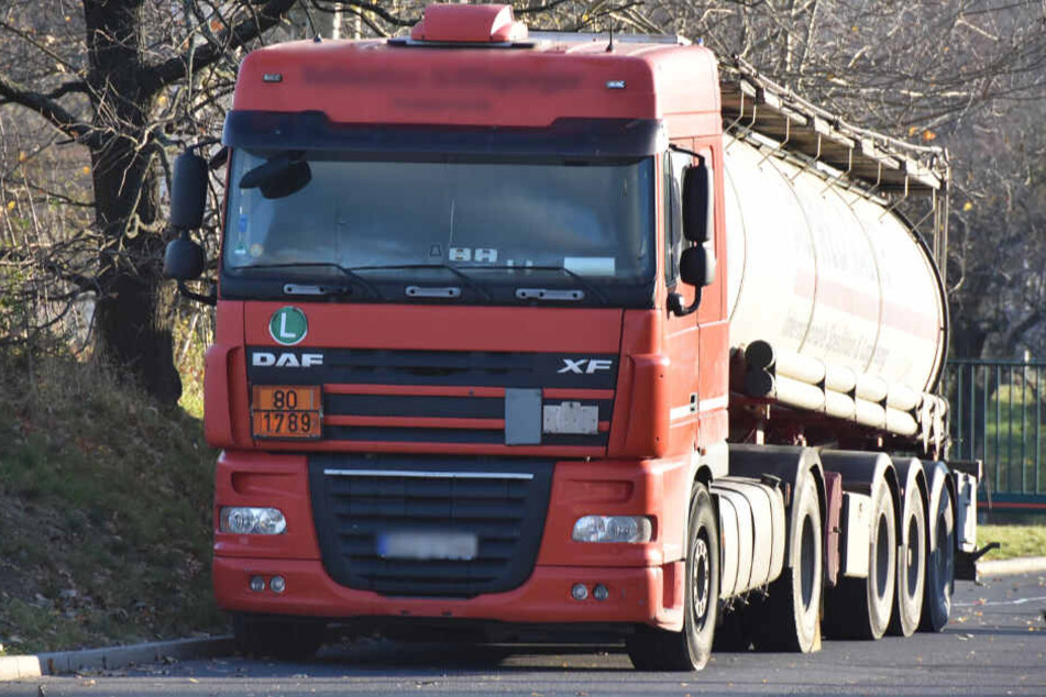 Offenbar gab es ein undichtes Ventil am Lkw.