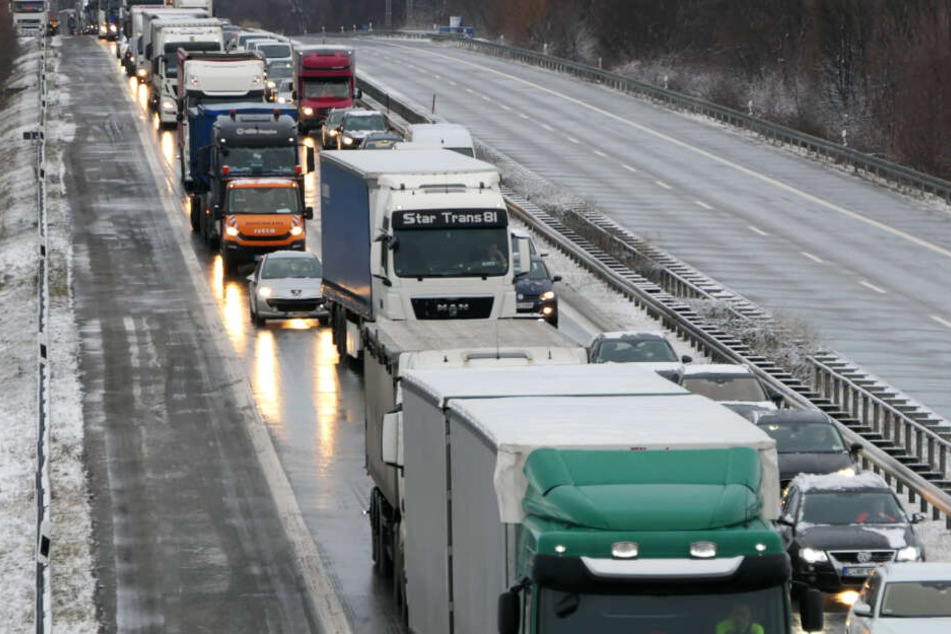 Es staut sich auf der A14 in Richtung Dresden.