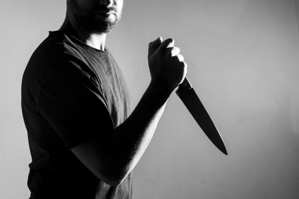 Ein 30-Jähriger soll seine Eltern mit einem Messer erstochen haben (Symbolbild).