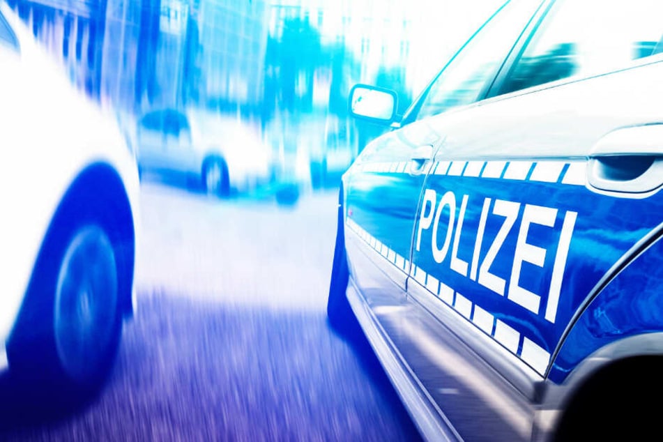Eine heftige Verfolgungsjagd lieferte sich ein 36-Jähriger mutmaßlicher Drogendealer mit der Polizei. (Symbolbild)