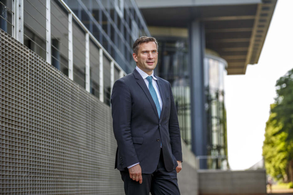 Wirtschaftsminister Martin Dulig (44, SPD) reist nach Kanada, besucht auch die Zentrale von Bombardier.