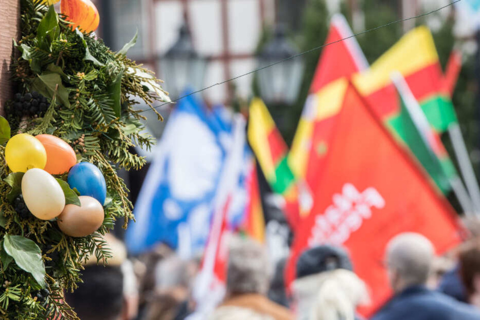 Viele Schüler und Schülerinnen nahmen an den Ostermärschen teil (Symbolfoto).