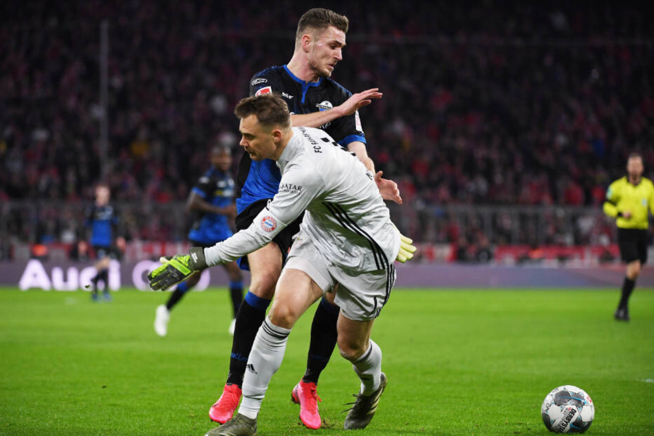 Manuel Neuer leistete sich beim Rauslaufen einen untypischen Fehler - mit Folgen.