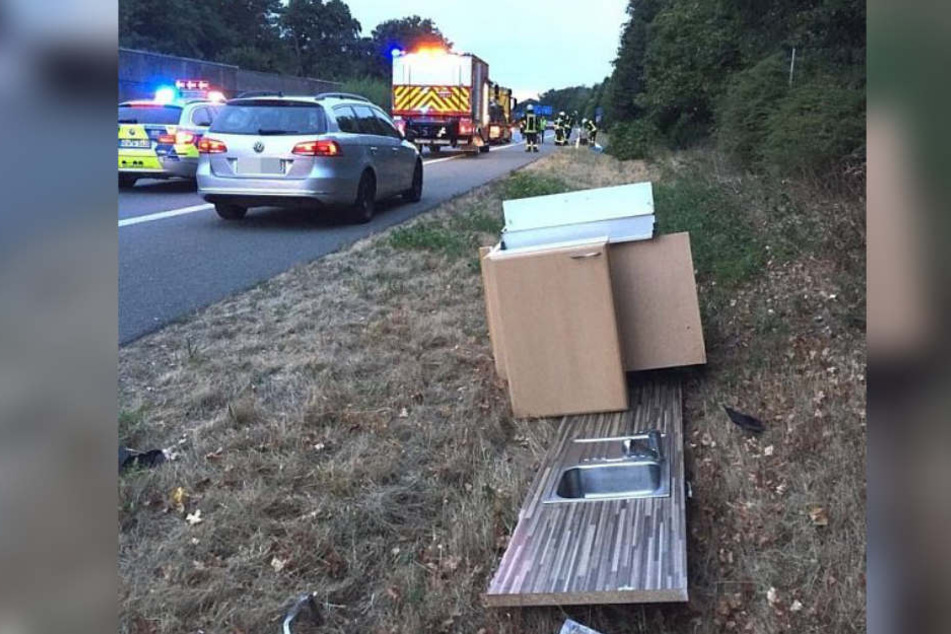 Ohne Möbel mussten die Männer weiterfahren.