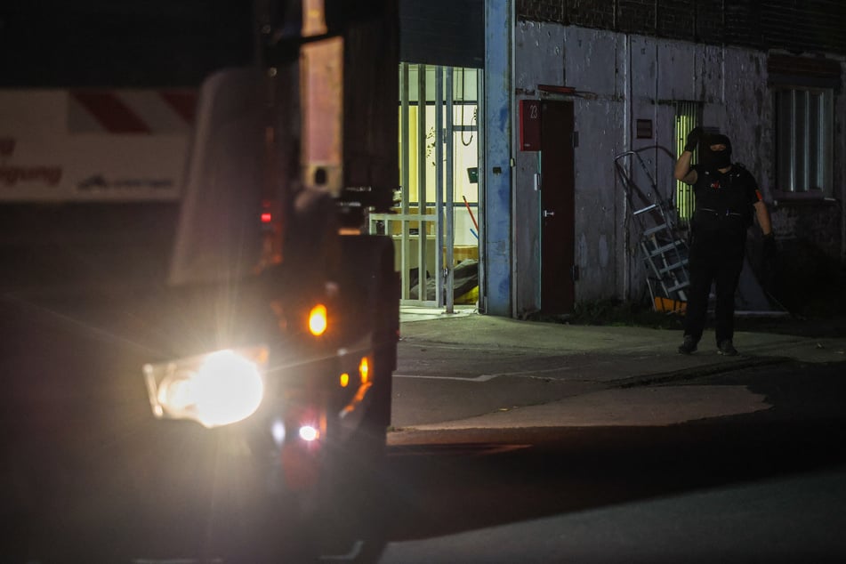 Die EUStA koordinierte die Maßnahmen gemeinsam mit dem Zollfahndungsamt Essen, dem Landesamt zur Bekämpfung der Finanzkriminalität Nordrhein-Westfalen (LBF NRW) und der Polizei Düsseldorf.