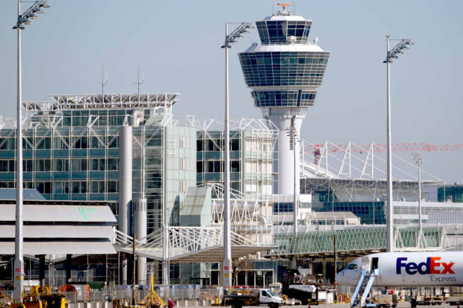 Die Gewerkschaft Verdi hat zu einem Warnstreik am Flughafen München aufgerufen. (Archivbild)