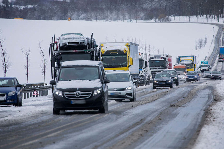 Stau auf dem Autobahnzubringer S258 bei Zwönitz.