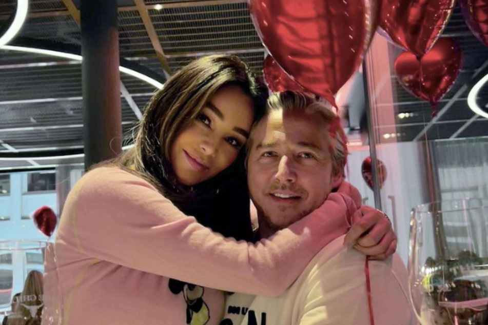 Verona Pooth (53) präsentierte ihren Instagram-Fans kürzlich zwei Luxus-Geschenke, die Ehemann Franjo Pooth (52) seiner Frau zum Valentinstag geschenkt hatte.