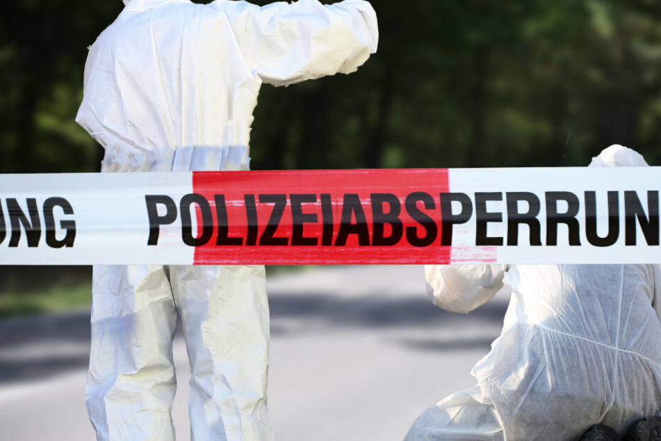 Am Tatort suchten Ermittler nach Spuren (Symbolbild).