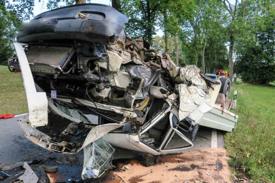 Der Fahrer des VW wurde schwer verletzt.