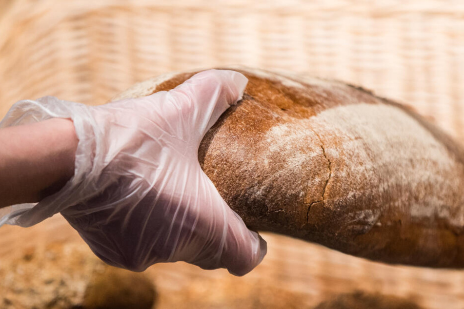 Ein Brot in einer Bäckerei.
