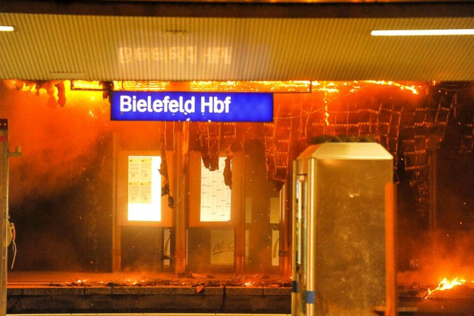 Das Feuer zerstörte einen großen Teil des Hauptbahnhofs.