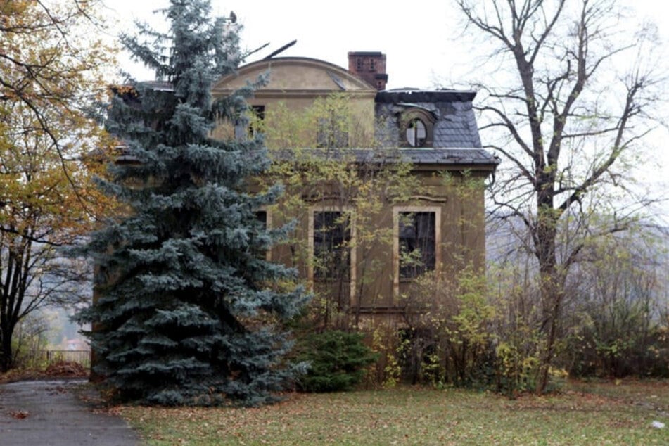 Bereits verschwunden: Die geschützte "Villa Romana" an der Tolkewitzer Straße in Blasewitz (um 1902 errichtet) wurde 2014 ungenehmigt abgerissen.