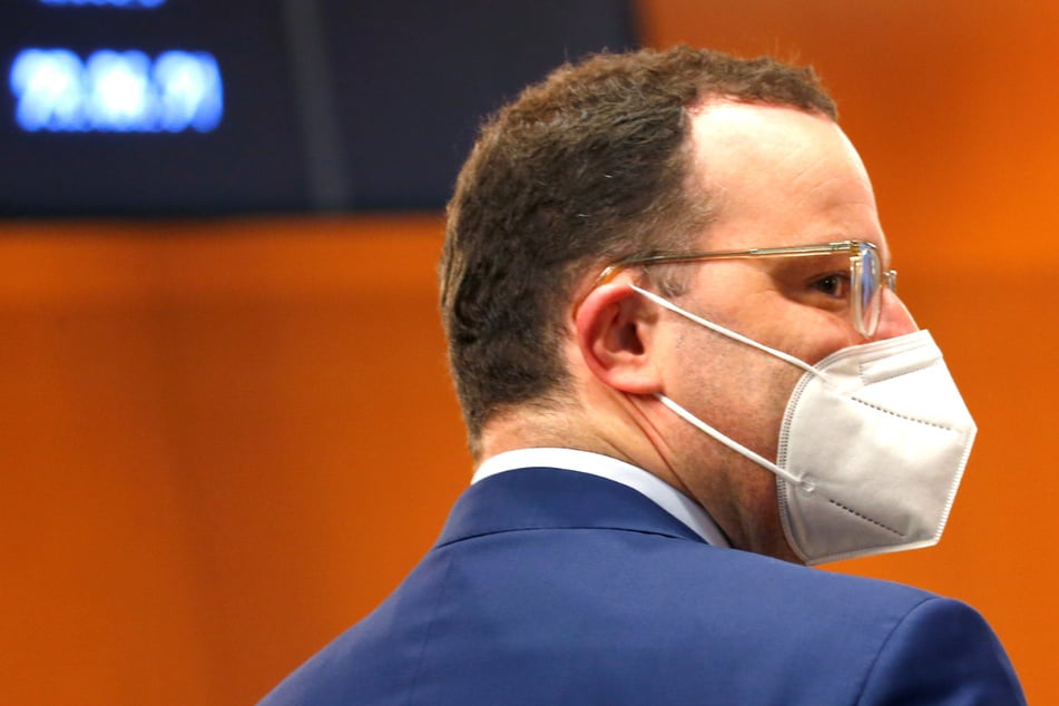 "Sorgenherbst" nach Urlaubssommer? Spahn will, dass Reisende wachsam bleiben