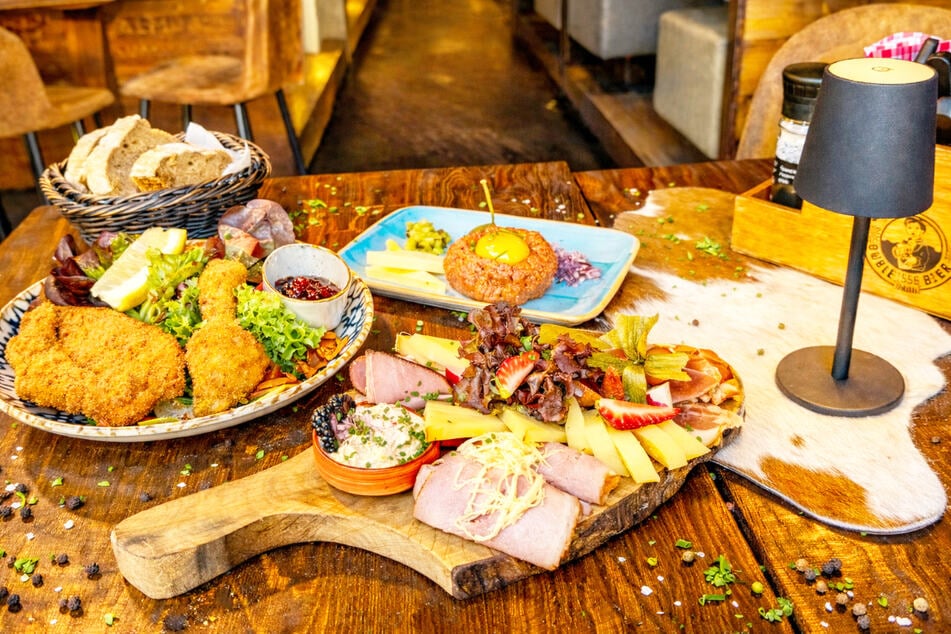 Besucher des Almrausch dürfen sich auf eine vielfältige und bunte Auswahl an Speisen freuen – hier wird's nie eintönig!