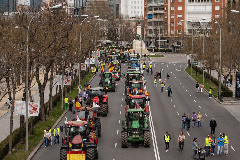 Neue Bauernproteste legen Verkehr lahm!