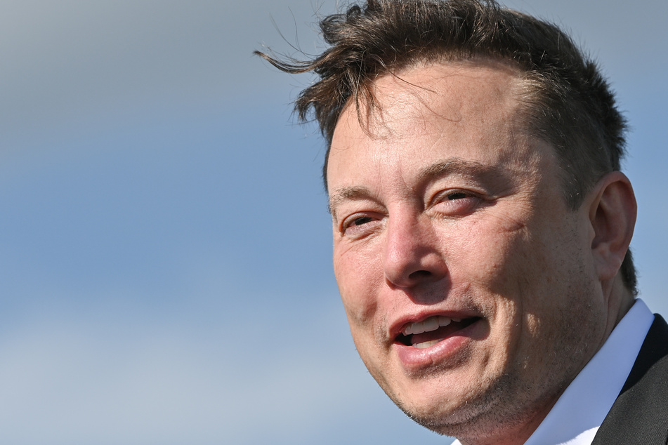 Elon Musk: Elon Musks Angestellte müssen ihn als "großartigen Anführer" bezeichnen