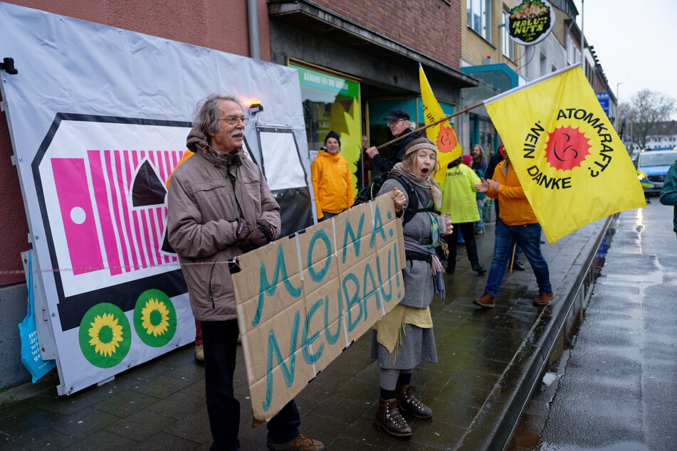 Auch in Jülich demonstrierten im Frühjahr Menschen gegen die geplanten Castor-Transporte nach Ahaus.