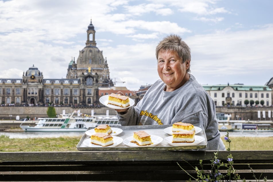 Gudrun Kaiser (59) bietet seit 30 Jahren handgemachte Dresdner Eierschecke an.