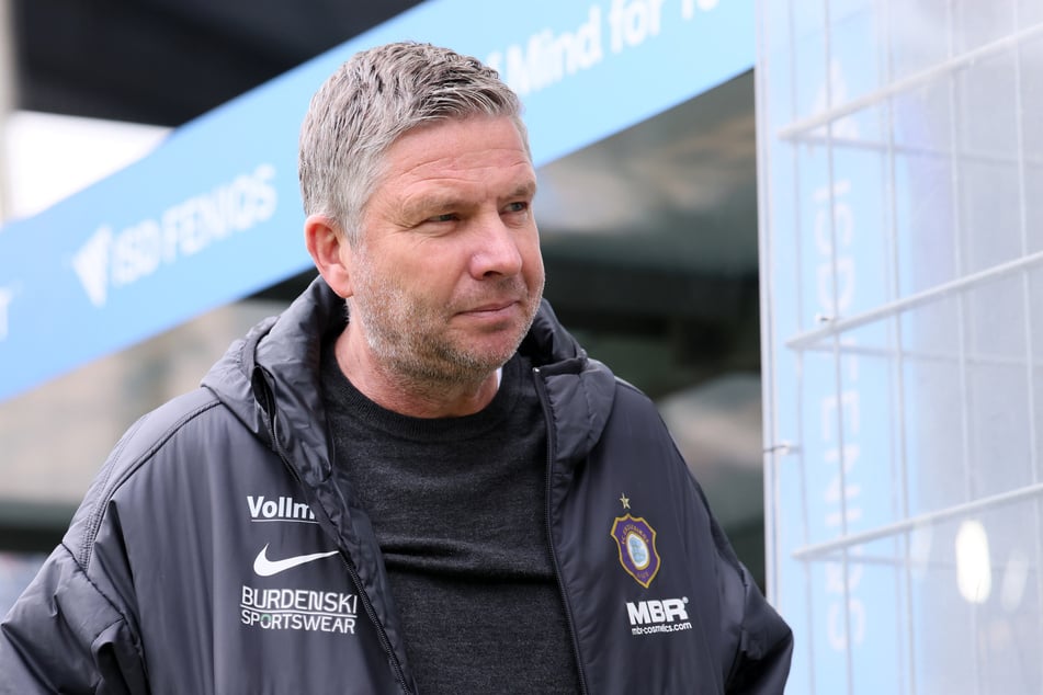 Aue-Sportchef Michael Tarnat (56) war nach dem Spiel sprach- und fassungslos.