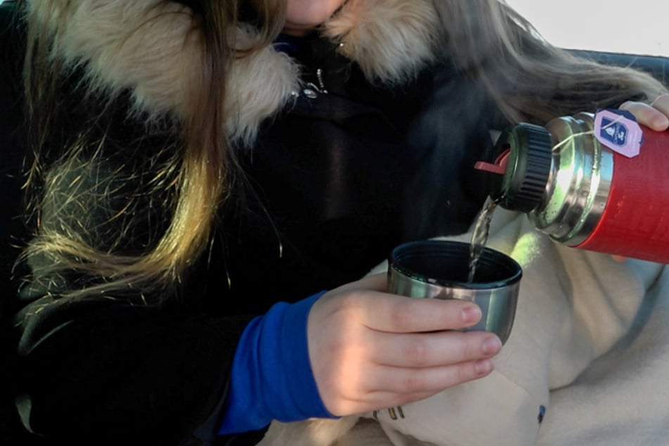 Längere Fahrten und Stau bei klirrender Kälte: BRK gibt Tipps gegen frierende Fahrten