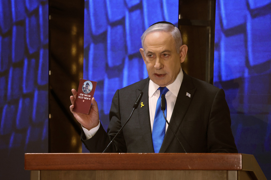 Israels Ministerpräsident Benjamin Netanjahu (74) bezeichnete den Krieg bei der zentralen Zeremonie zum Soldatengedenktag als Kampf um die Existenz seines Landes.