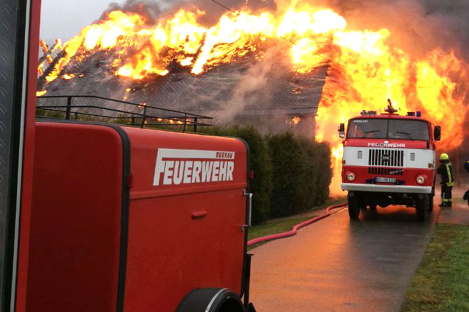 Zahlreiche Feuerwehr-Leute aus den umliegenden Gemeinden waren im Einsatz.