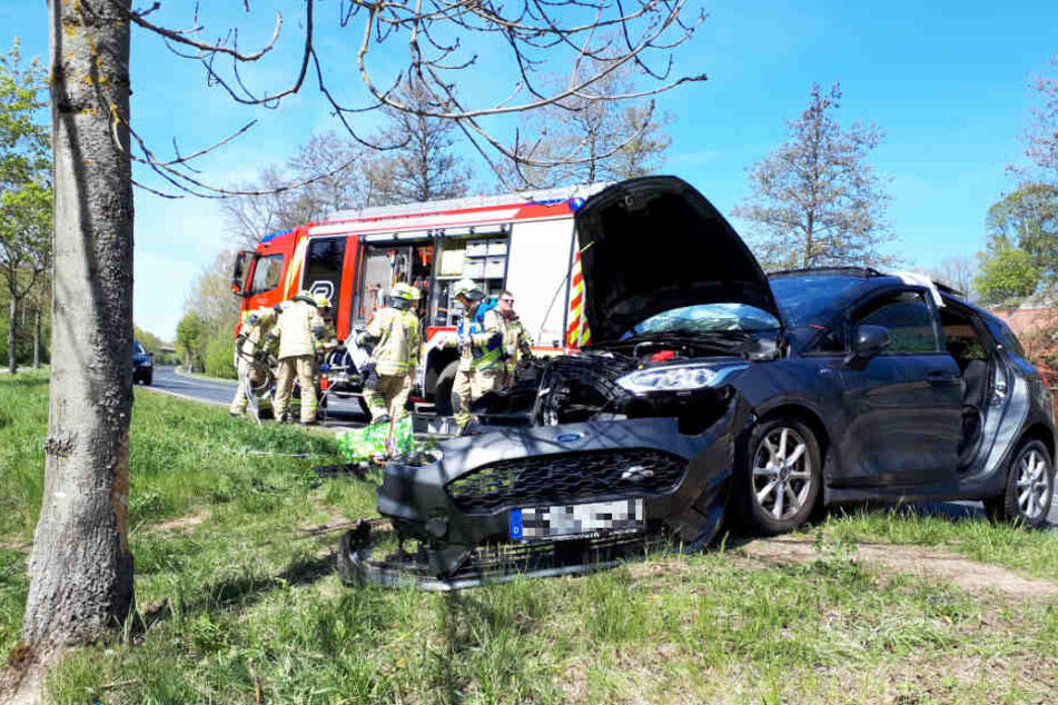 Der Ford Fiesta das Mannes wurde bei dem Aufprall an der Front schwer beschädigt.