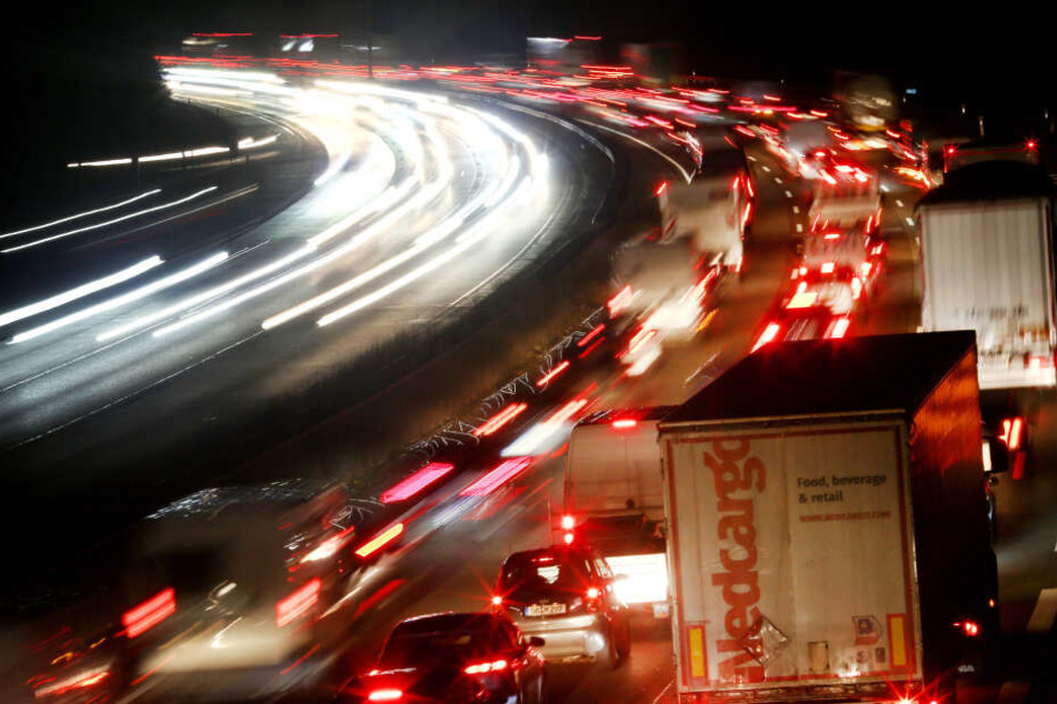 Die A3 am Autobahnkreuz Kaiserberg. Hier ereignete sich der Unfall mit 18 Autos.