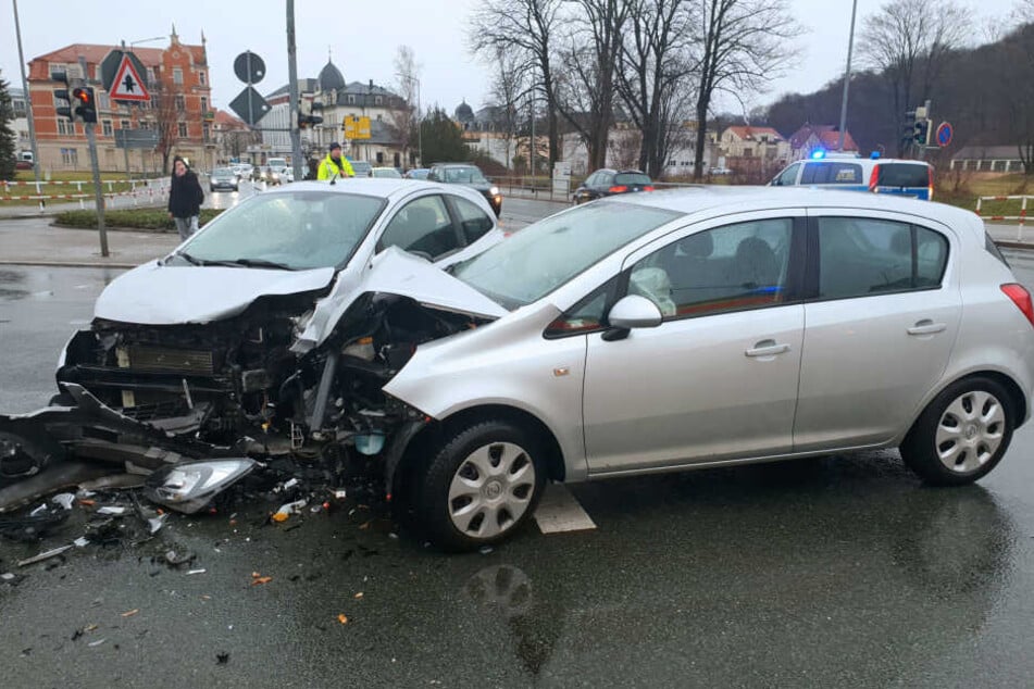 Vier Menschen sollen verletzt worden sein.