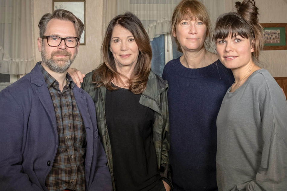 Von links: Matthias Matschke (Burkhardt Weißwerth), Iris Berben (Vera), Sherry Hormann (Regie) und Svenja Liesau (Anne).