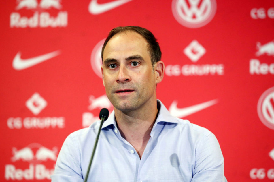 RB-Geschäftsführer Oliver Mintzlaff freut sich über die Zahlung der FIFA.