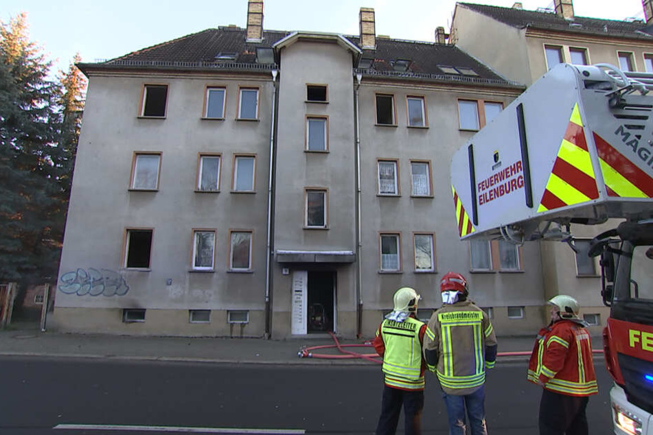 Die Anwohner können vorerst nicht in ihre Wohnungen zurückkehren.