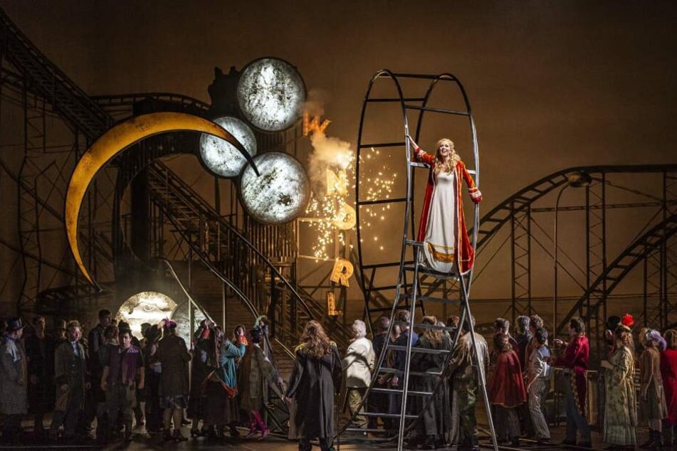 Elsa von Brabant (Cornelia Ptassek) wird des Brudermordes angeklagt.