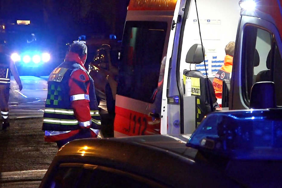 Ein 15-Jähriger wurde leicht verletzt. Er kam in ein Krankenhaus.