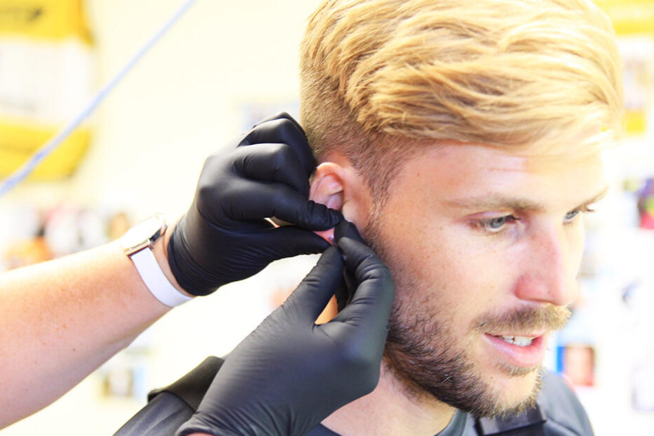 Blut! Philipp Zulechner beim Laktattest. Danach ging es wieder aufs Laufband.