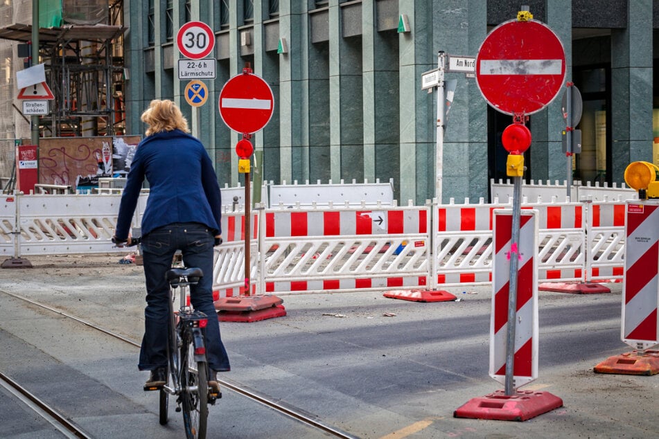 Es gibt wohl keine Woche in Chemnitz, in der die Baustellen den Autofahrern das Leben nicht schwer machen. (Symbolbild)