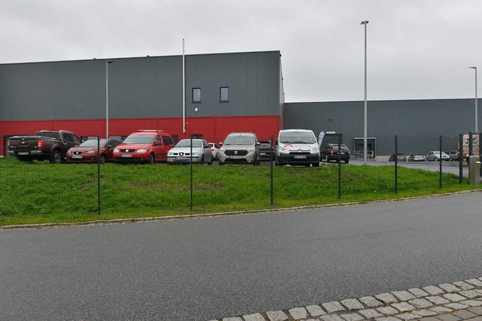 Das neue XXL-Zentrallager in Kesselsdorf: Auf 
6000 Quadratmetern lagern bis zu 25 000 Räder.