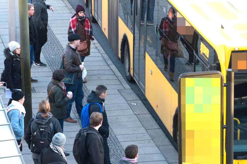 An einer Bus-Haltestelle wurde eine Studentin beklaut (Symbolbild).