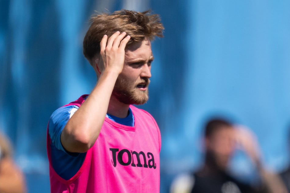 Matthew Collins, Sohn von Musiker-Legende Phil Collins, nimmt am Training beim TSV 1860 München teil.