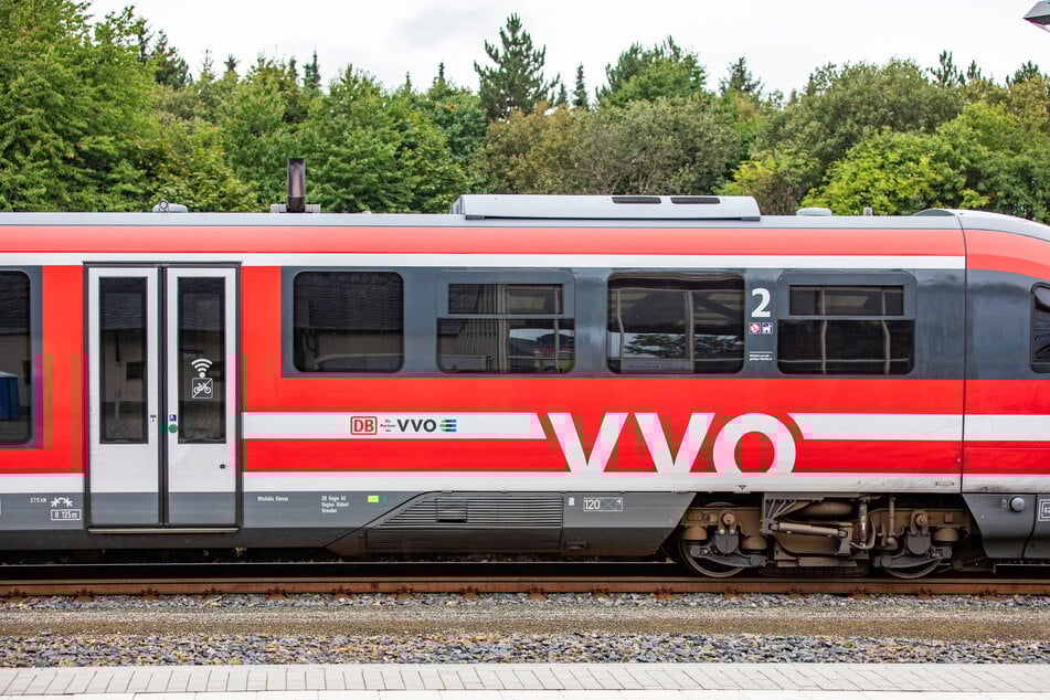 Züge der RB72 können wegen Infrastrukturmängeln seit Mittwochnachmittag nur zwischen Heidenau und Glashütte verkehren. (Archivfoto)