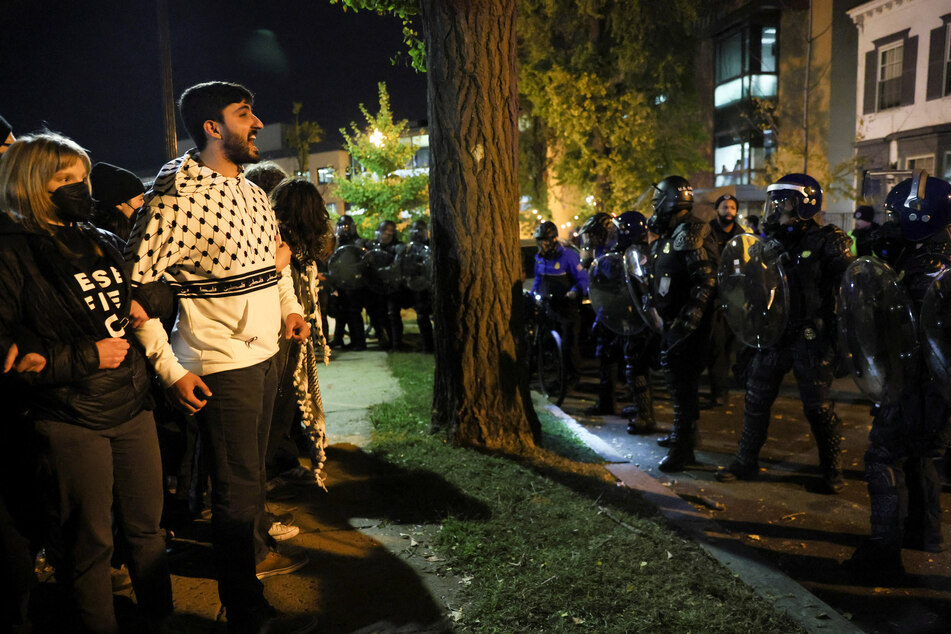 Jewish pro-ceasefire organizations accuse police of violent crackdown on DNC protest