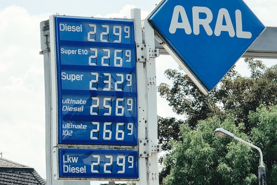 Super für 2,33 Euro! Darum gehen die Preise an den Tanken jetzt so steil nach oben