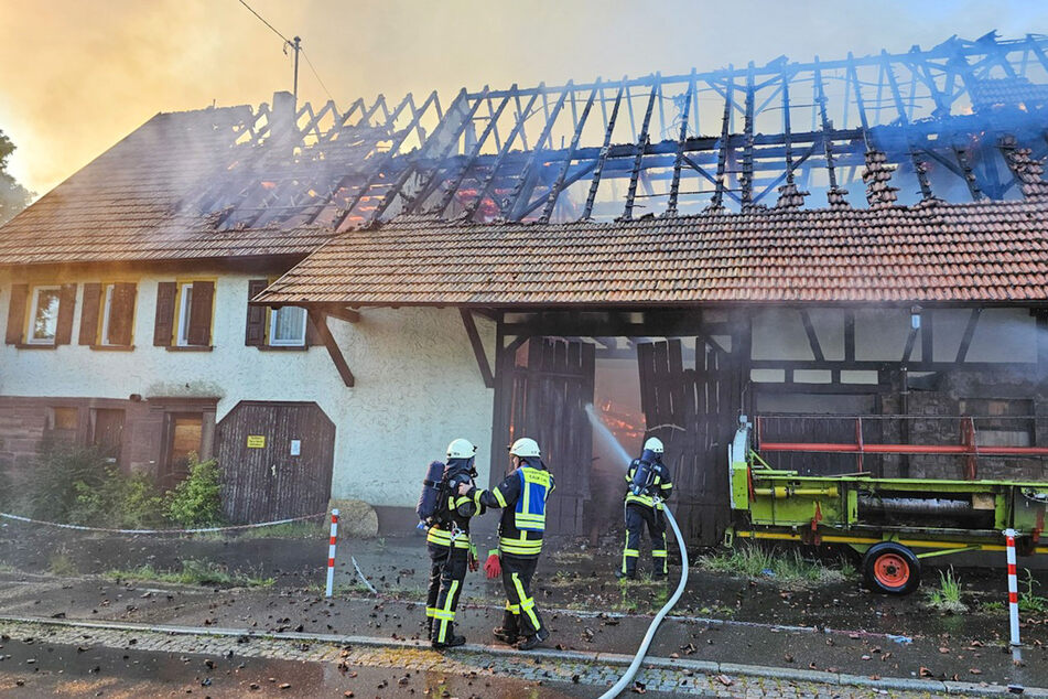 Jugendliche setzen Scheune in Brand: 500.000 Euro Schaden