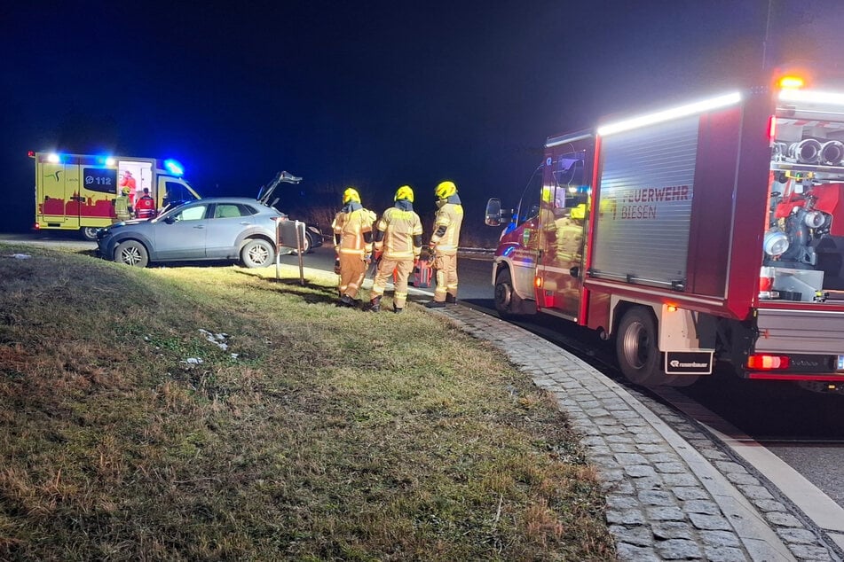 Nach dem Unfall musste der Mazda abgeschleppt werden.