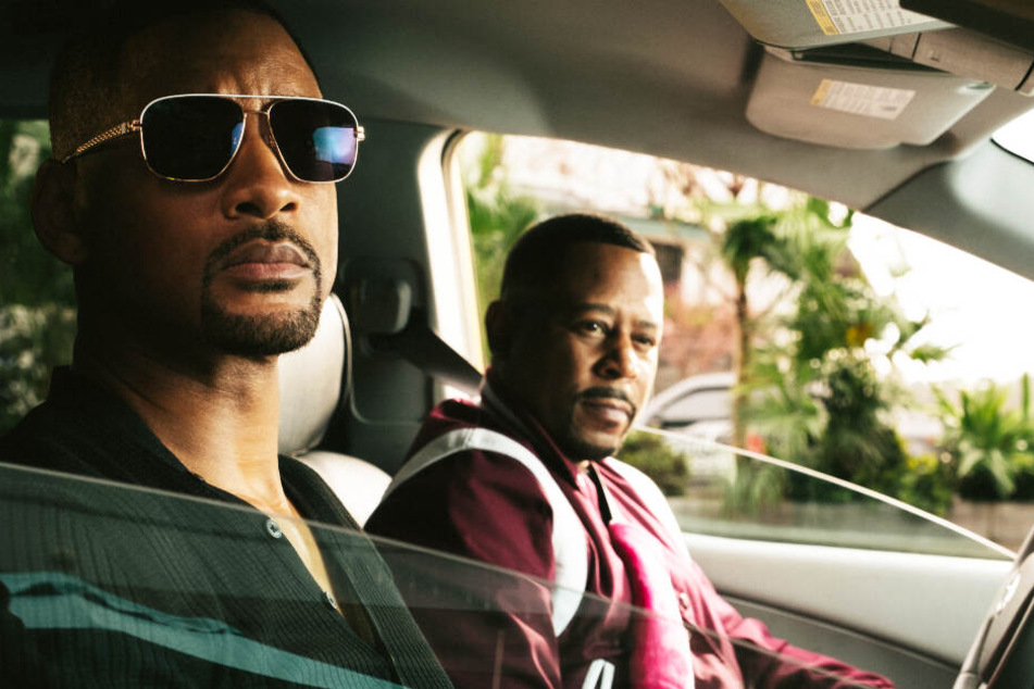 Mike Lowrey (l., Will Smith) und Marcus Burnett (Martin Lawrence) bekommen es mit einem harten Gegner zu tun.