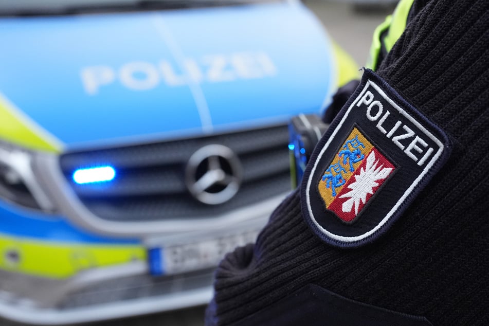 Die Polizei veröffentlichte eine Beschreibung des flüchtigen Täters. (Symbolfoto)