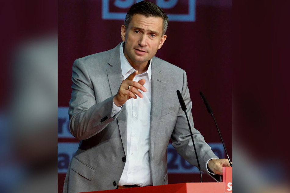 Landeschef Martin Dulig (45) stemmt sich gegen den Negativ-Trend, der seine Partei derzeit in immer neue Umfrage-Tiefen stürzt.